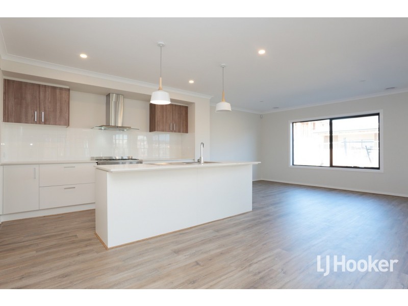 12 Seedgrass Street, Point Cook VIC 3030