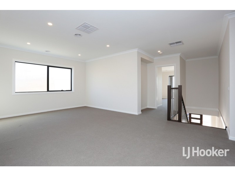 12 Seedgrass Street, Point Cook VIC 3030