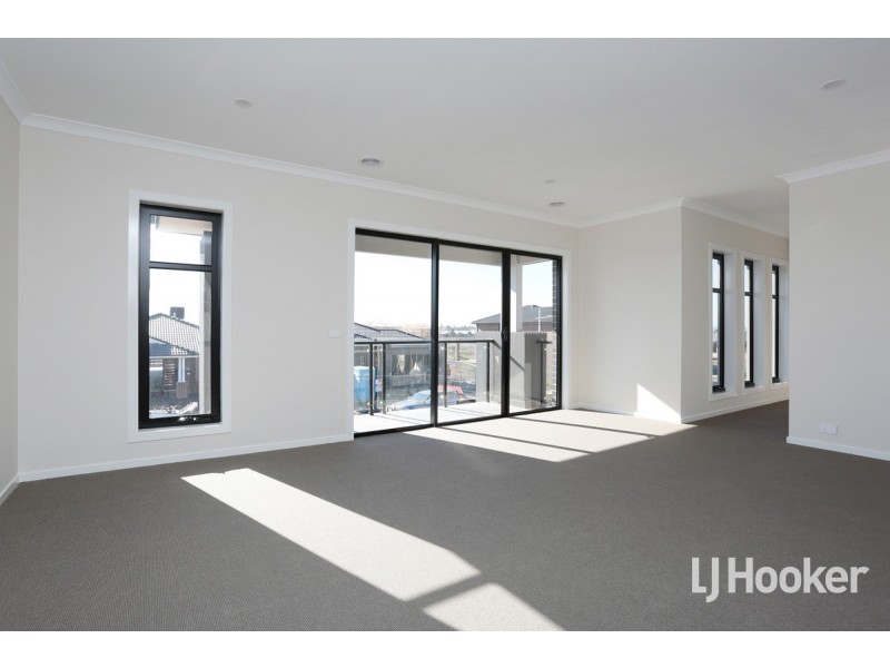 12 Seedgrass Street, Point Cook VIC 3030