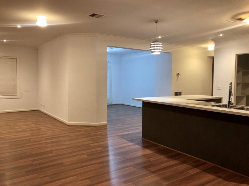 45 Barnstormer Boulevard, Point Cook VIC 3030