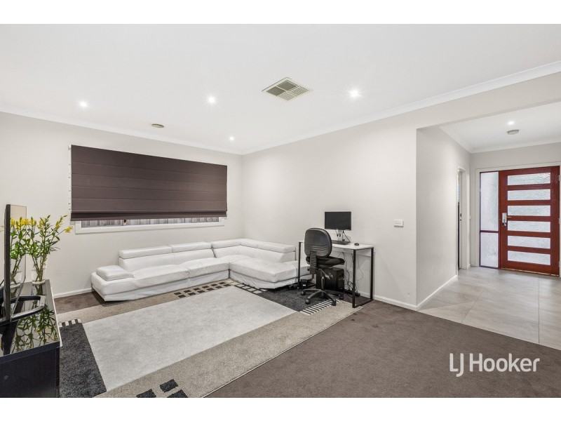 9 Caldwell Road, Williams Landing VIC 3027