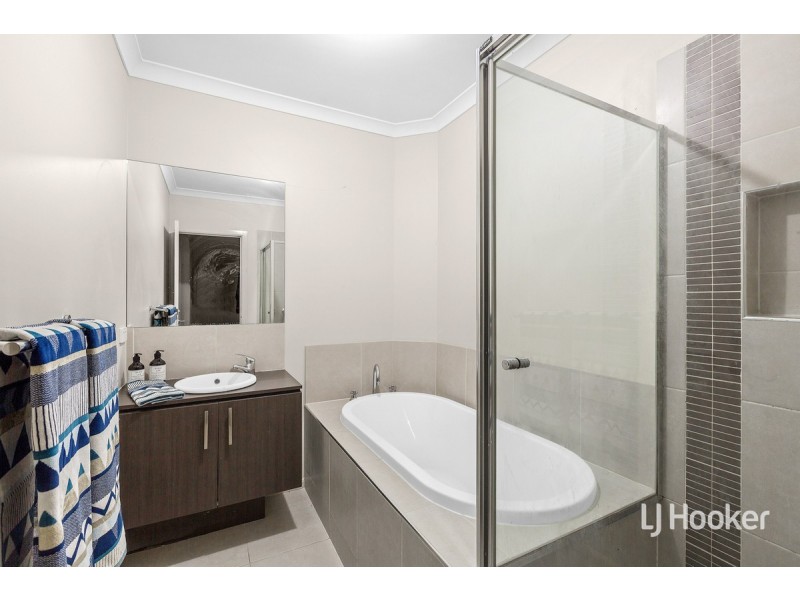 9 Caldwell Road, Williams Landing VIC 3027