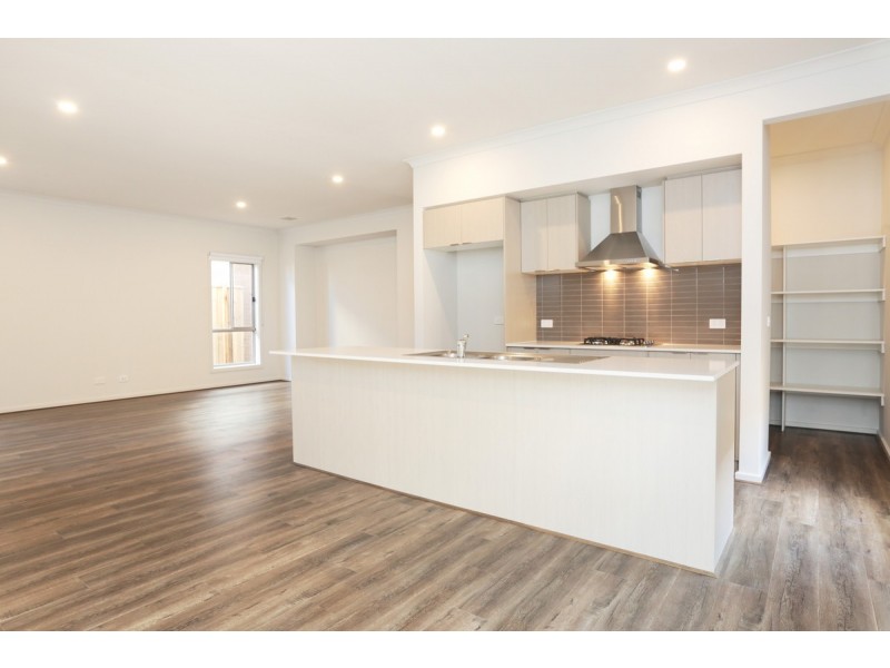 8 Jean Street, Point Cook VIC 3030