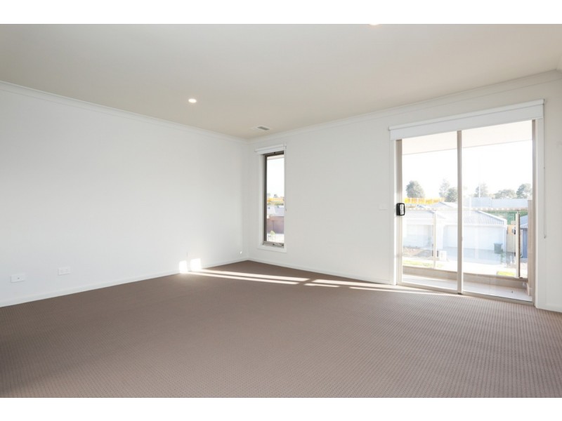 8 Jean Street, Point Cook VIC 3030