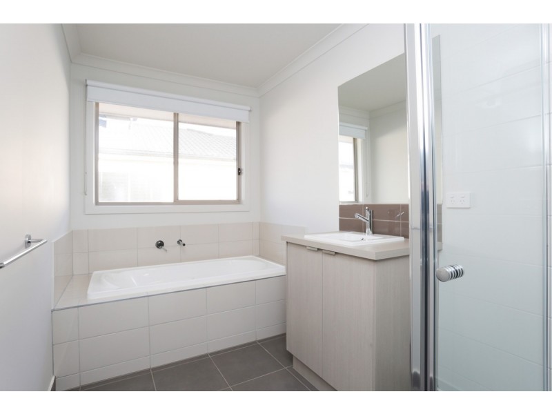 8 Jean Street, Point Cook VIC 3030