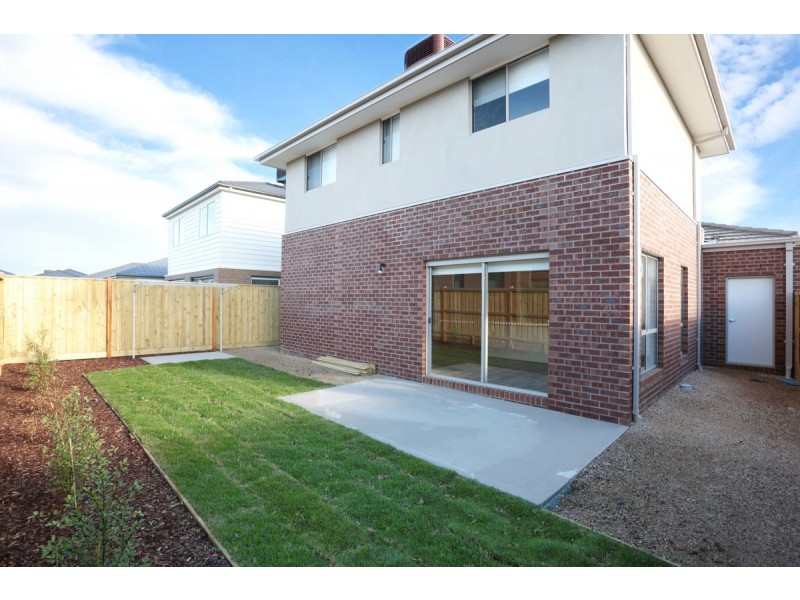 8 Jean Street, Point Cook VIC 3030