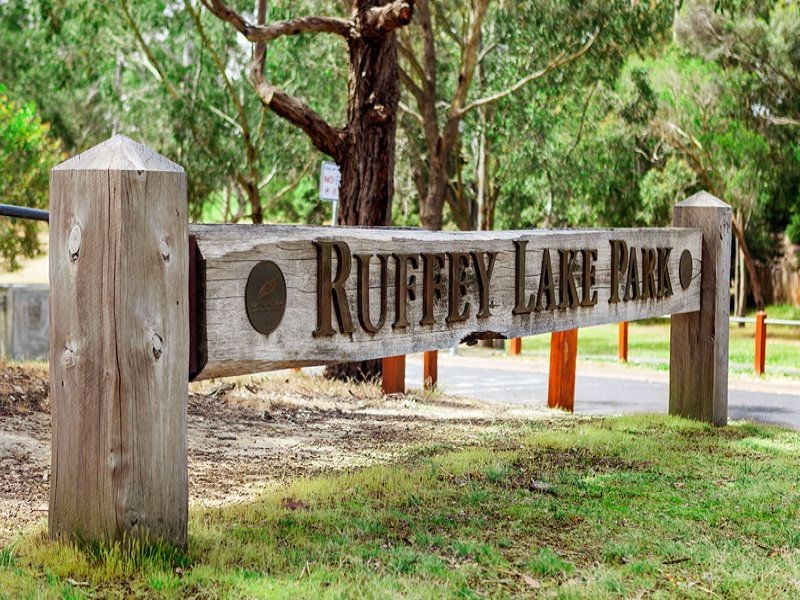 26 Bordeaux Street, Doncaster VIC 3108