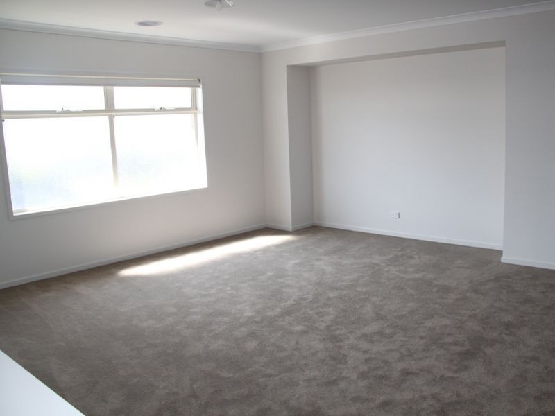 141 Featherbrook Drive, Point Cook VIC 3030