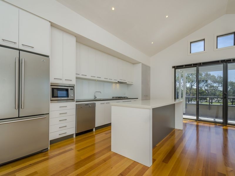 1/7 Beachcomber Place, Sanctuary Lakes VIC 3030