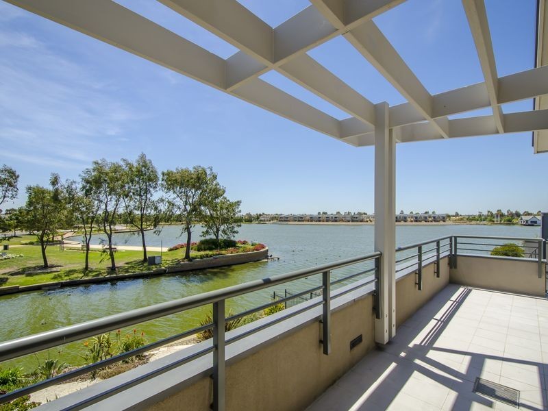 1/7 Beachcomber Place, Sanctuary Lakes VIC 3030