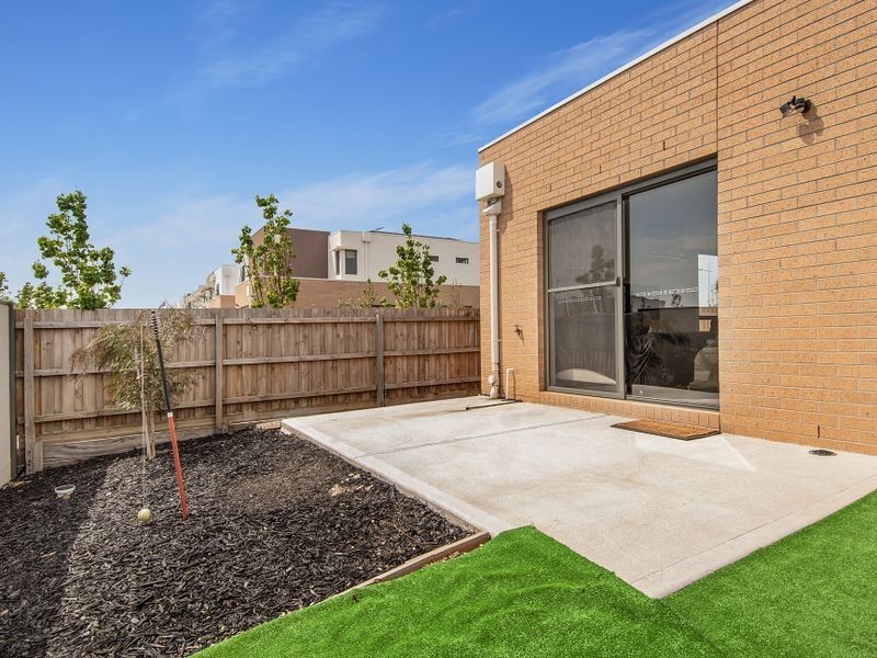 19 Chapel Street, Point Cook VIC 3030