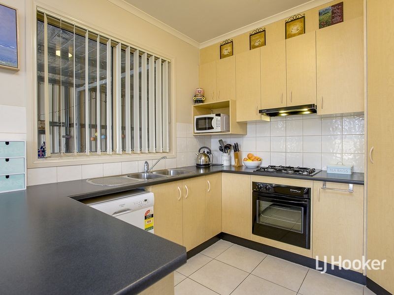 45 Hollington Crescent, Point Cook VIC 3030