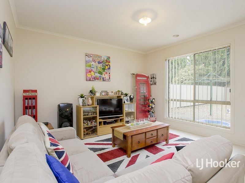 45 Hollington Crescent, Point Cook VIC 3030
