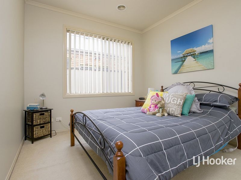 45 Hollington Crescent, Point Cook VIC 3030