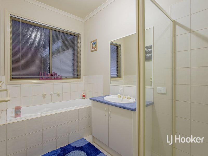 45 Hollington Crescent, Point Cook VIC 3030
