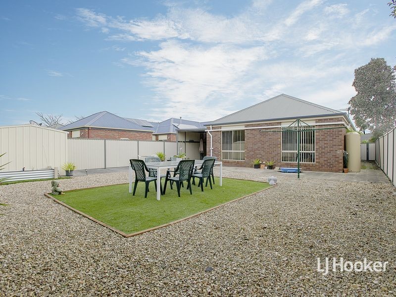 45 Hollington Crescent, Point Cook VIC 3030