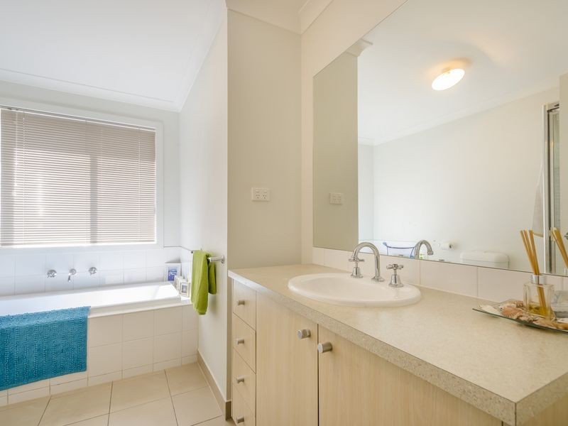 7 Bentley Drive, Deer Park VIC 3023