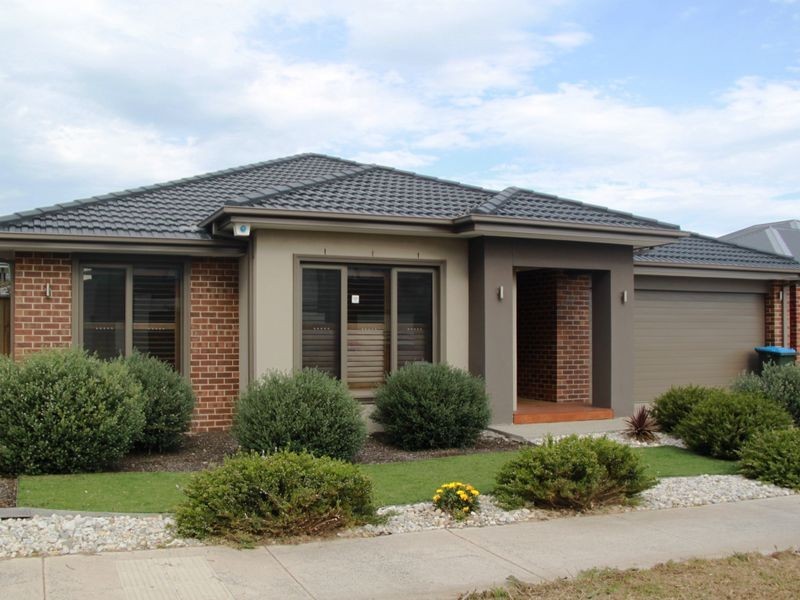 17 McWilliams Crescent, Point Cook VIC 3030