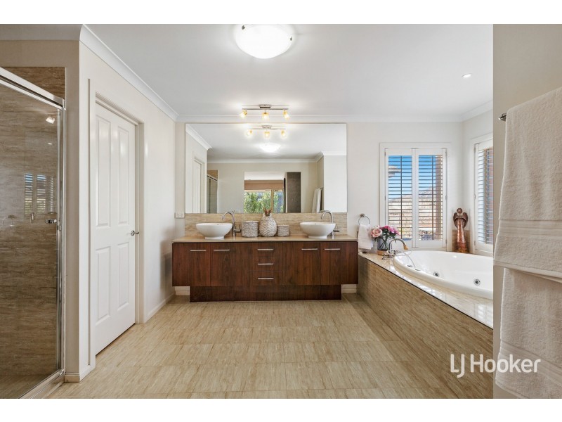 4 Sandy Avenue, Point Cook VIC 3030