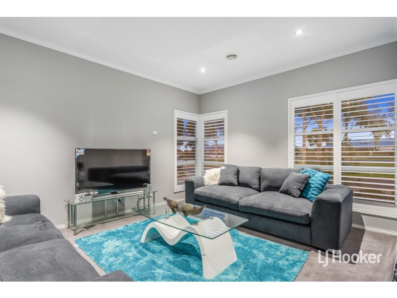 14 Violet Way, Point Cook VIC 3030