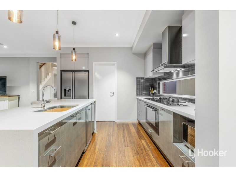 14 Violet Way, Point Cook VIC 3030