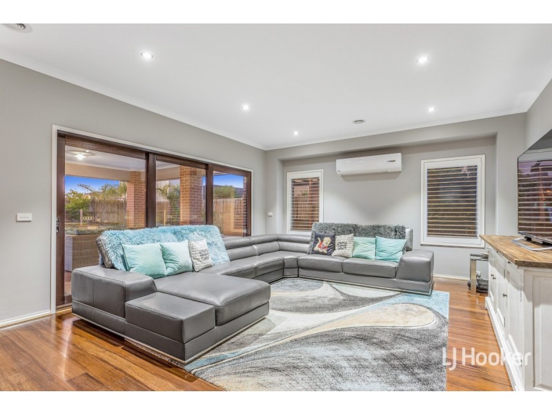 14 Violet Way, Point Cook VIC 3030