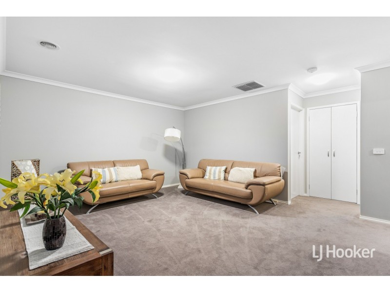 14 Violet Way, Point Cook VIC 3030