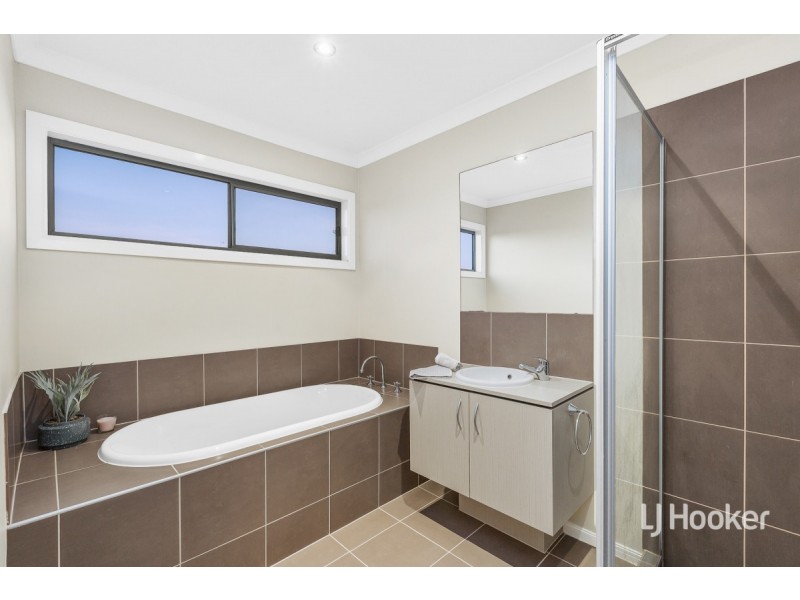 274 Saltwater Promenade, Point Cook VIC 3030