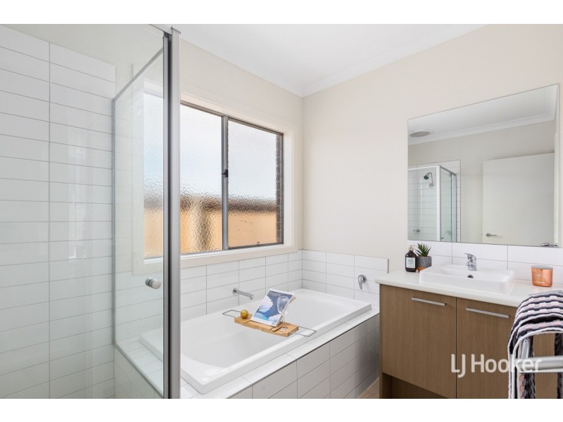 9 Walgett Street, Point Cook VIC 3030