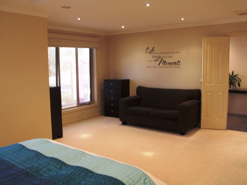 37 Peppertree Drive, Point Cook VIC 3030