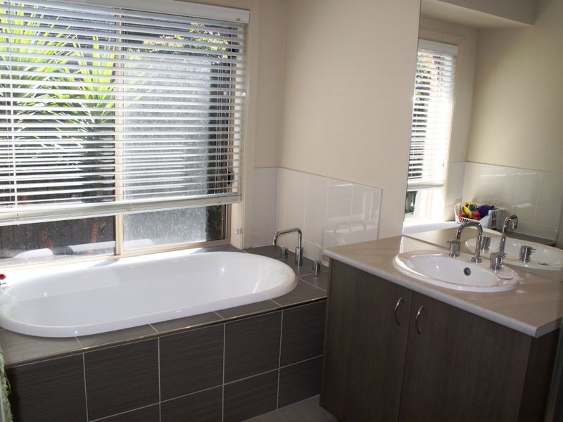 37 Peppertree Drive, Point Cook VIC 3030