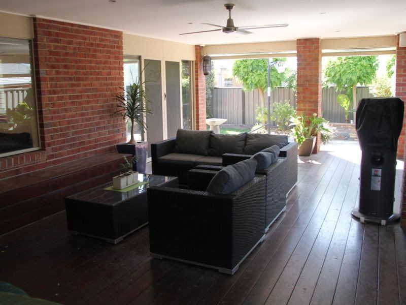 37 Peppertree Drive, Point Cook VIC 3030