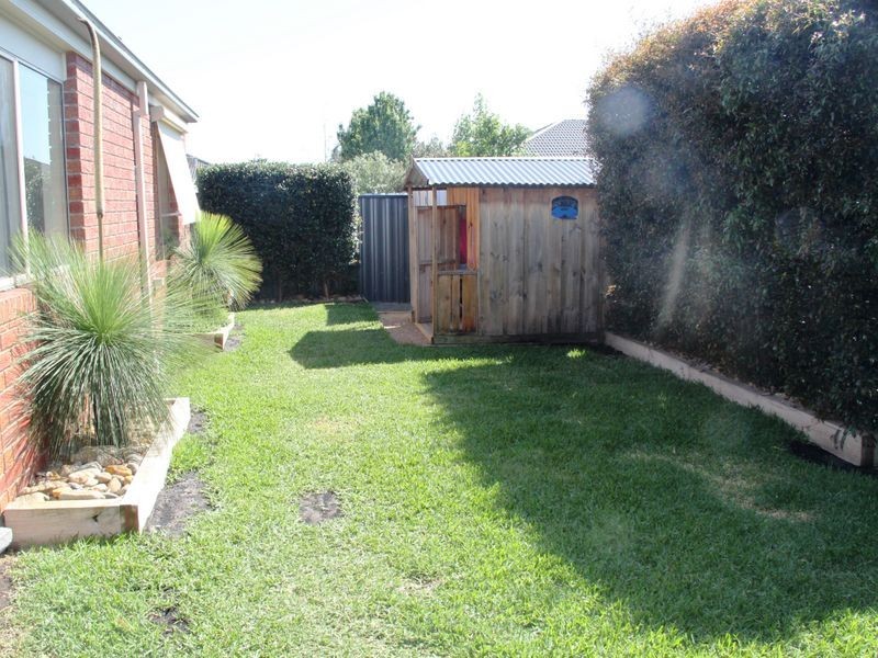 37 Peppertree Drive, Point Cook VIC 3030