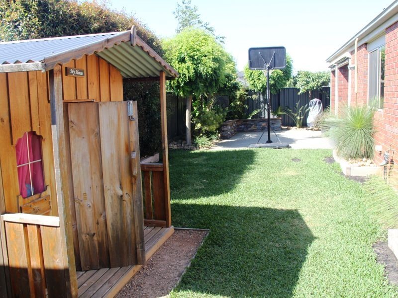 37 Peppertree Drive, Point Cook VIC 3030