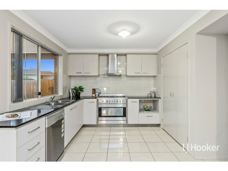 10 Landing Place, Point Cook VIC 3030