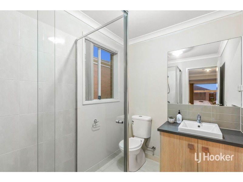 10 Landing Place, Point Cook VIC 3030