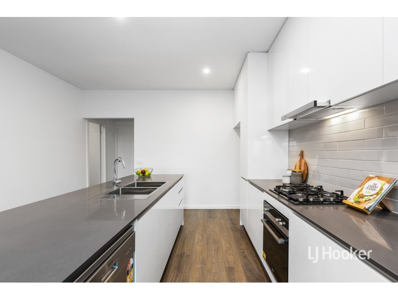 53 Aquatic Drive, Werribee South VIC 3030