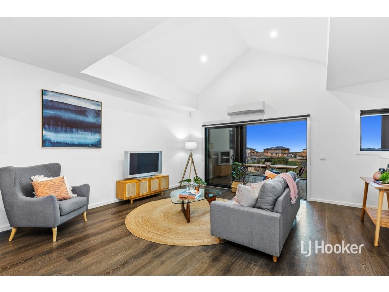 53 Aquatic Drive, Werribee South VIC 3030