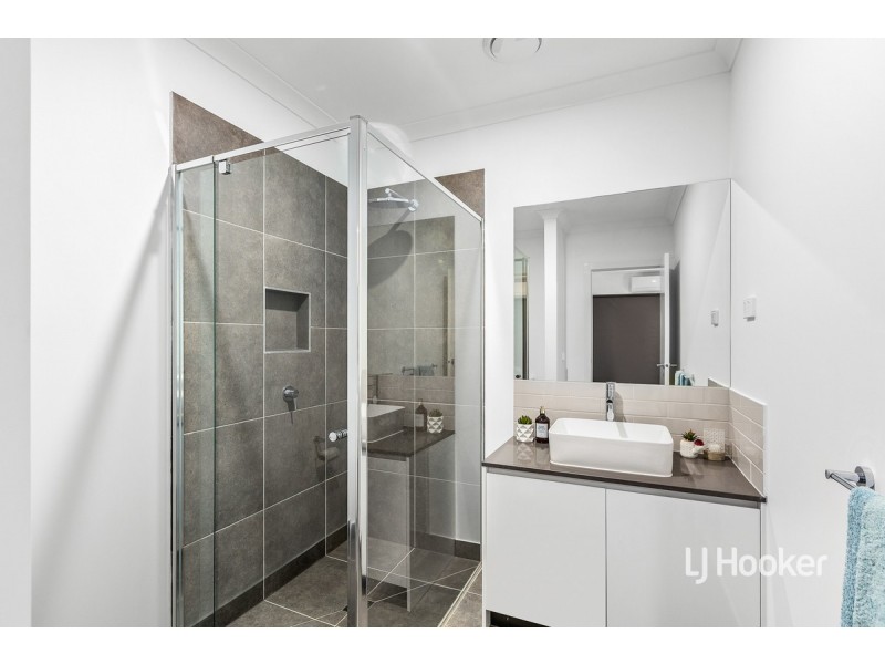 53 Aquatic Drive, Werribee South VIC 3030