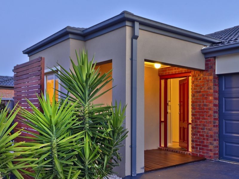 9 Grandiflora Grove, Point Cook VIC 3030