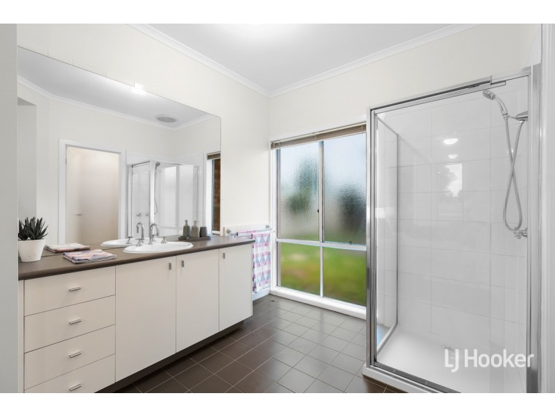 1 Central Park Avenue, Point Cook VIC 3030