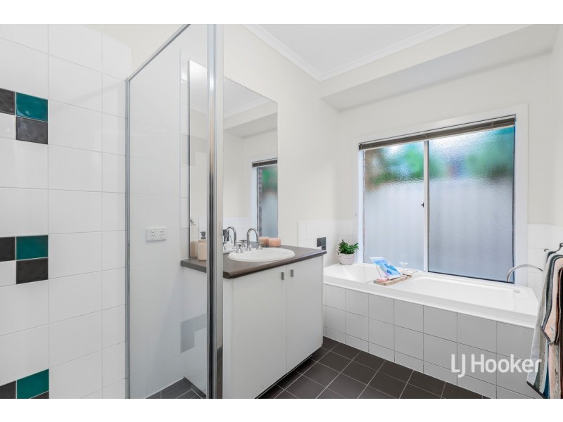 1 Central Park Avenue, Point Cook VIC 3030