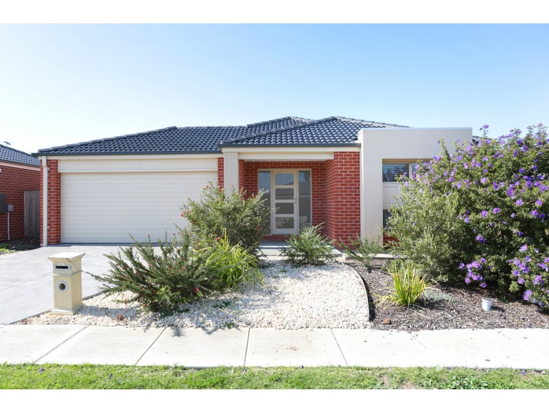 18 Bovard Avenue, Point Cook VIC 3030