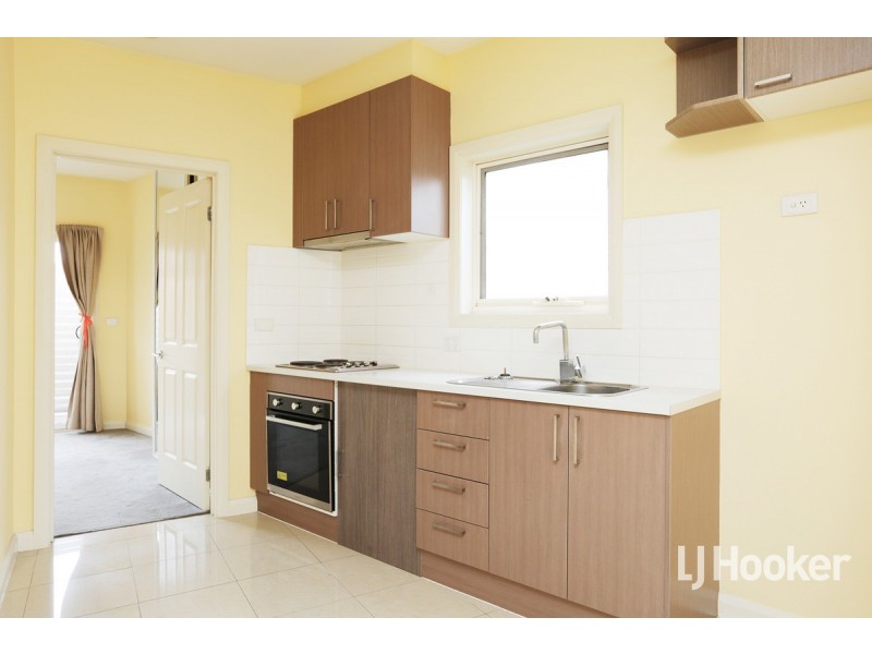 8/42 Nolan Avenue, Brooklyn VIC 3012