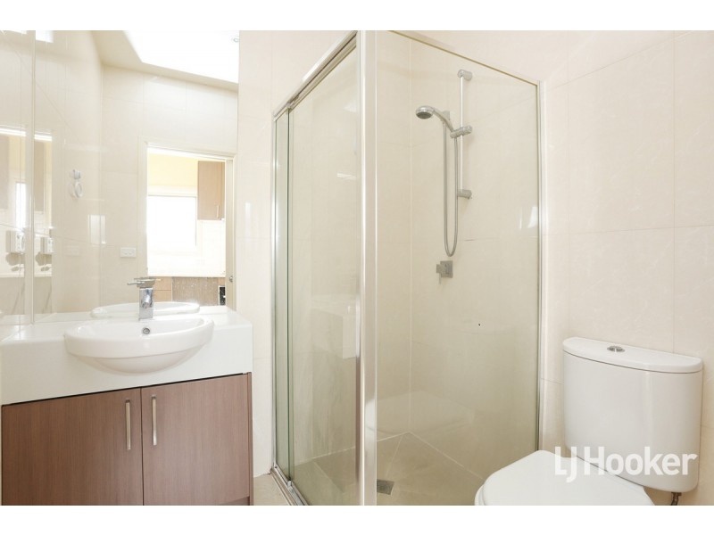 8/42 Nolan Avenue, Brooklyn VIC 3012