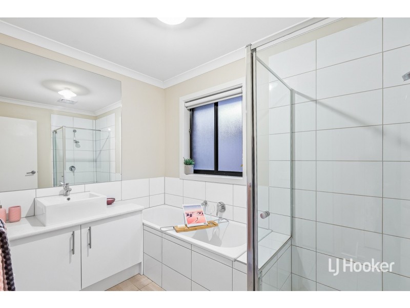 22 Taworri Crescent, Werribee VIC 3030