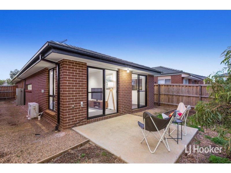 22 Taworri Crescent, Werribee VIC 3030