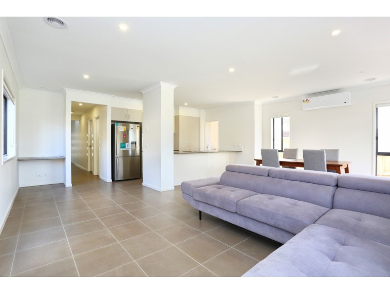 87 Evesham Drive, Point Cook VIC 3030