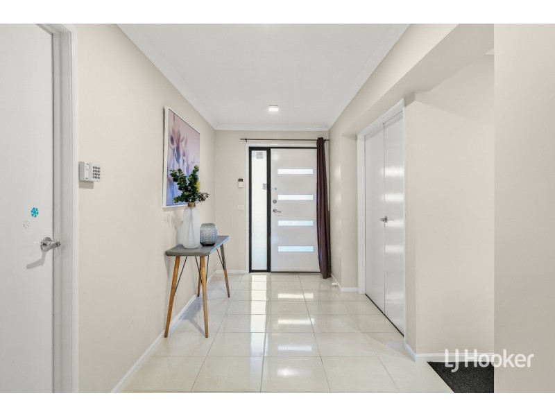 32 Teatree Terrace, Point Cook VIC 3030