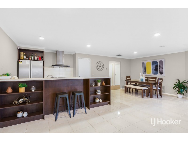 32 Teatree Terrace, Point Cook VIC 3030